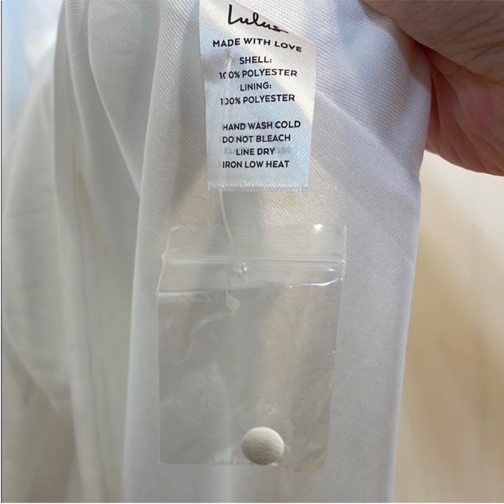 Lulu's Halter Neck Chiffon Wedding Gown. Medium. NWT. - Picture 10 of 14